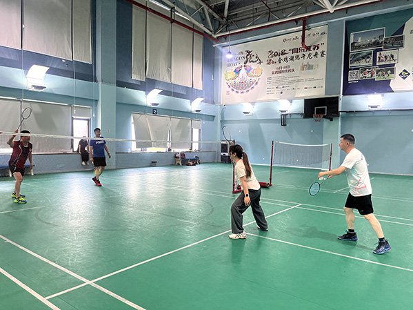 苏州羽球飞扬　增强企业“凝聚力”