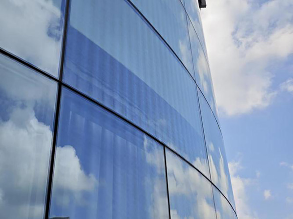 苏州玻璃幕墙为什么出现“白斑”